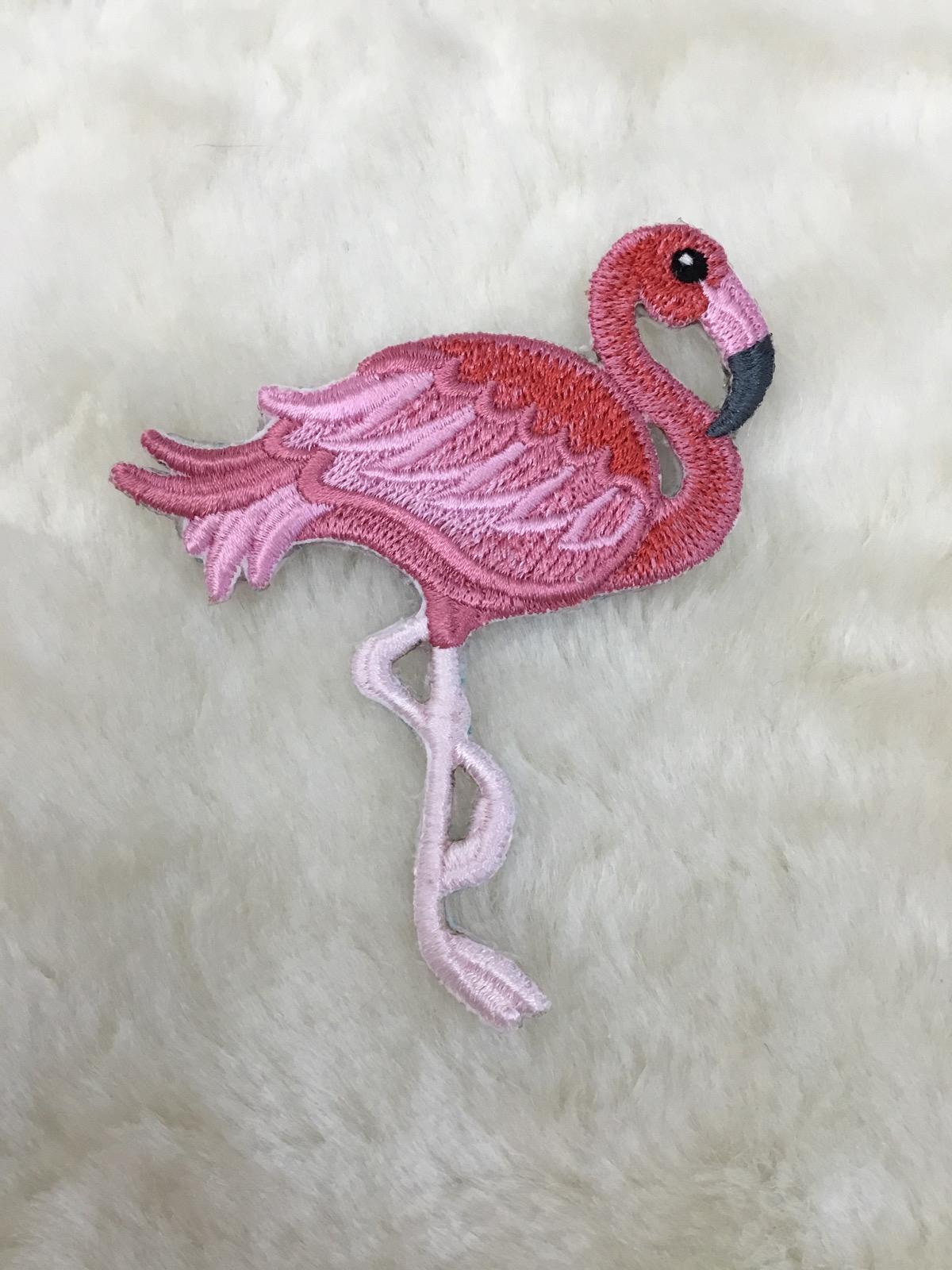 Tropical%20Birds%20Flamingo%20Broş