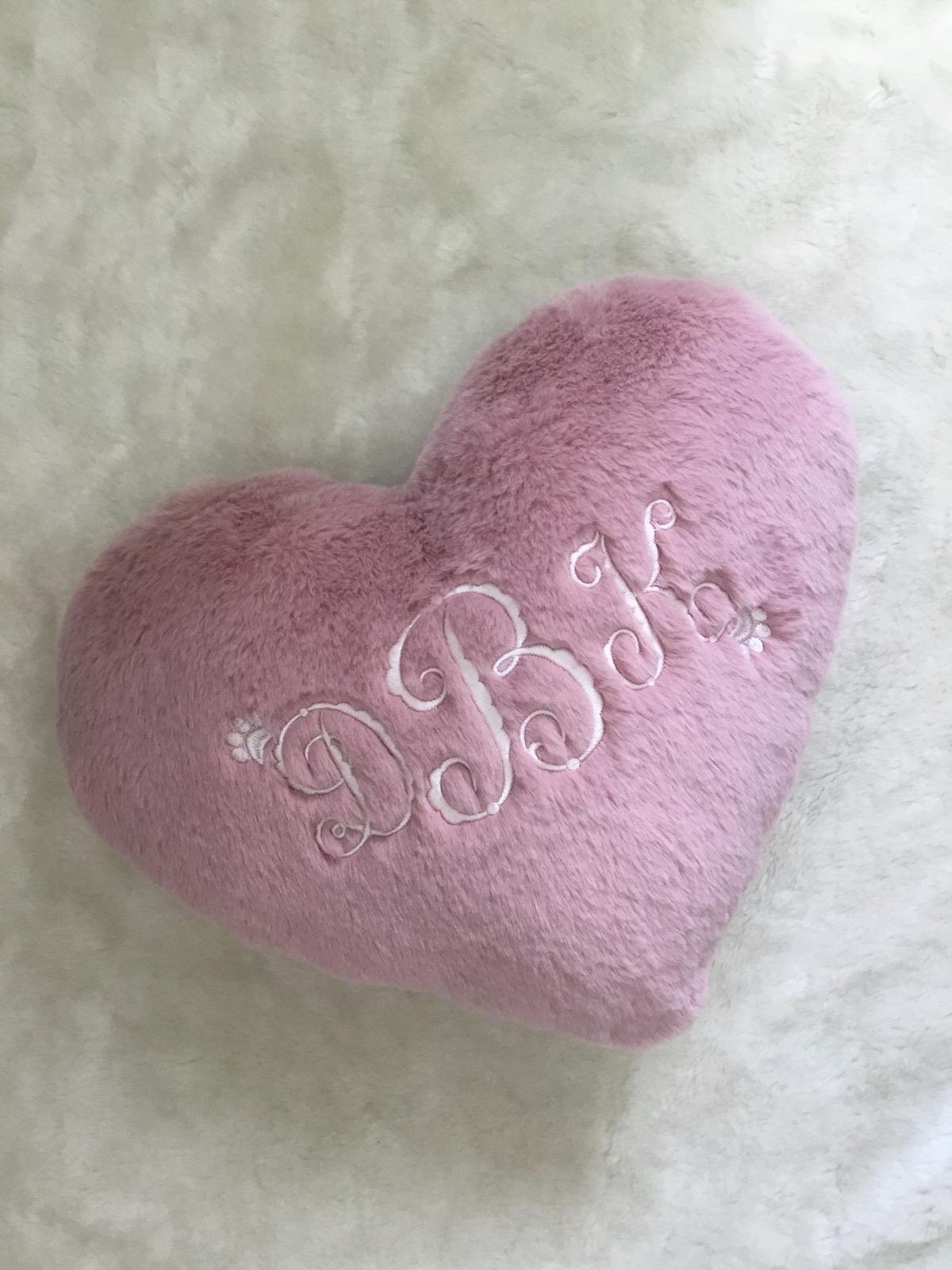 Pinktastic%20Heart%20Monogram%20-%20isimli%20Kalp%20Yastık